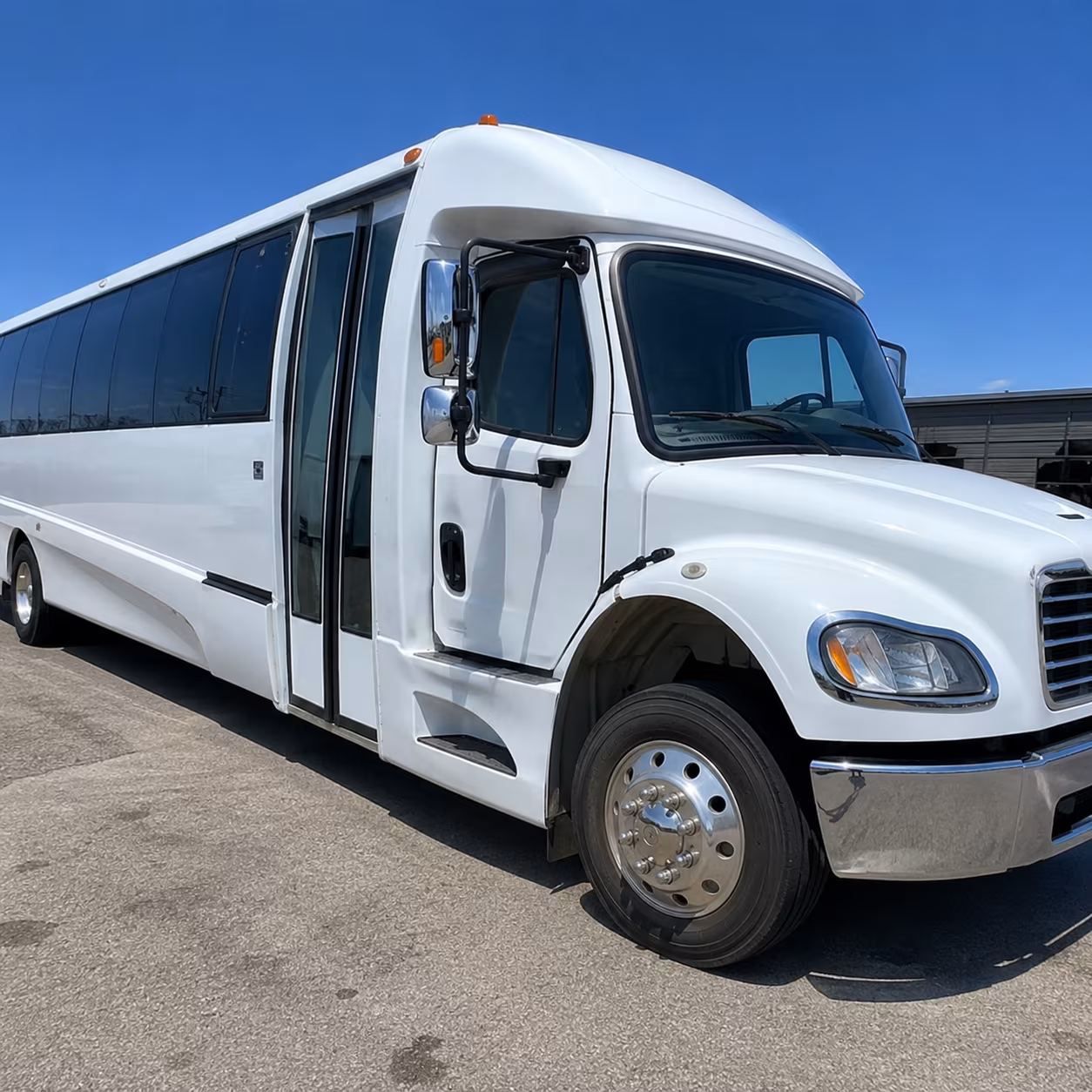 minibus rentals for small group winery trips from lawton