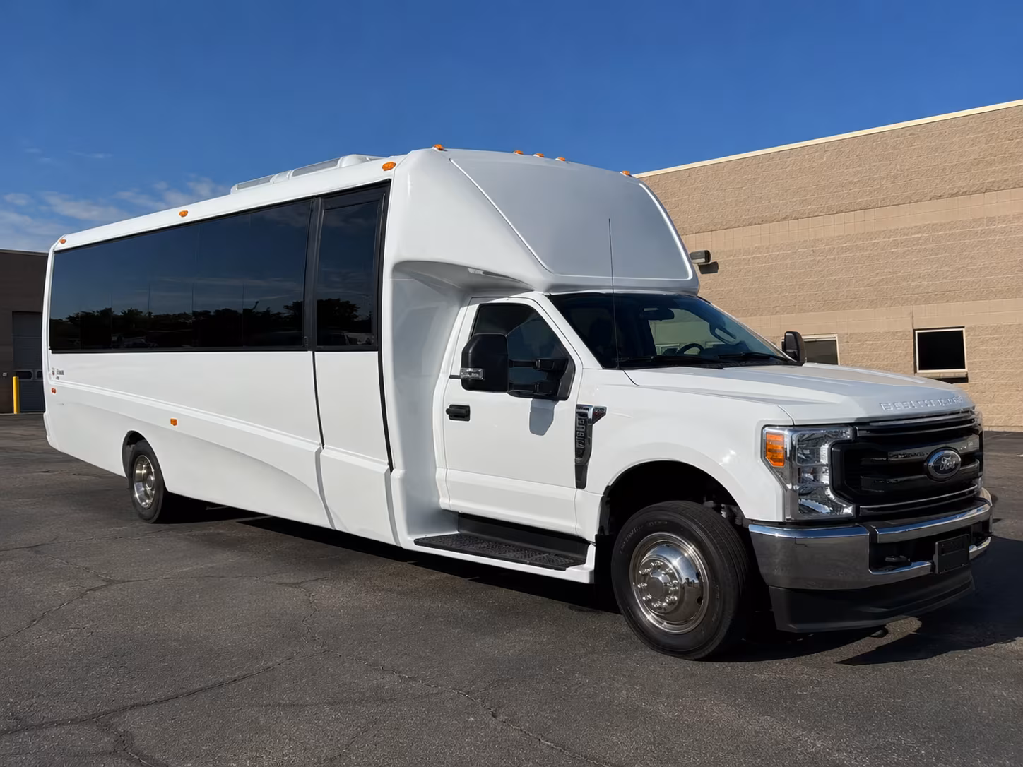 rent a bus in lawton for pre prom dinners and photo stops